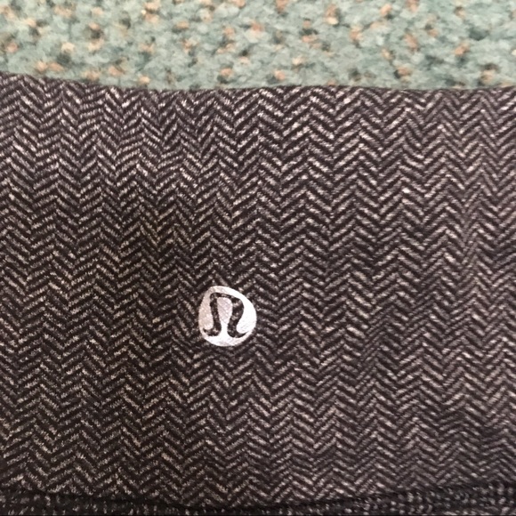 Lululemon size 6 Capri - Picture 4 of 10